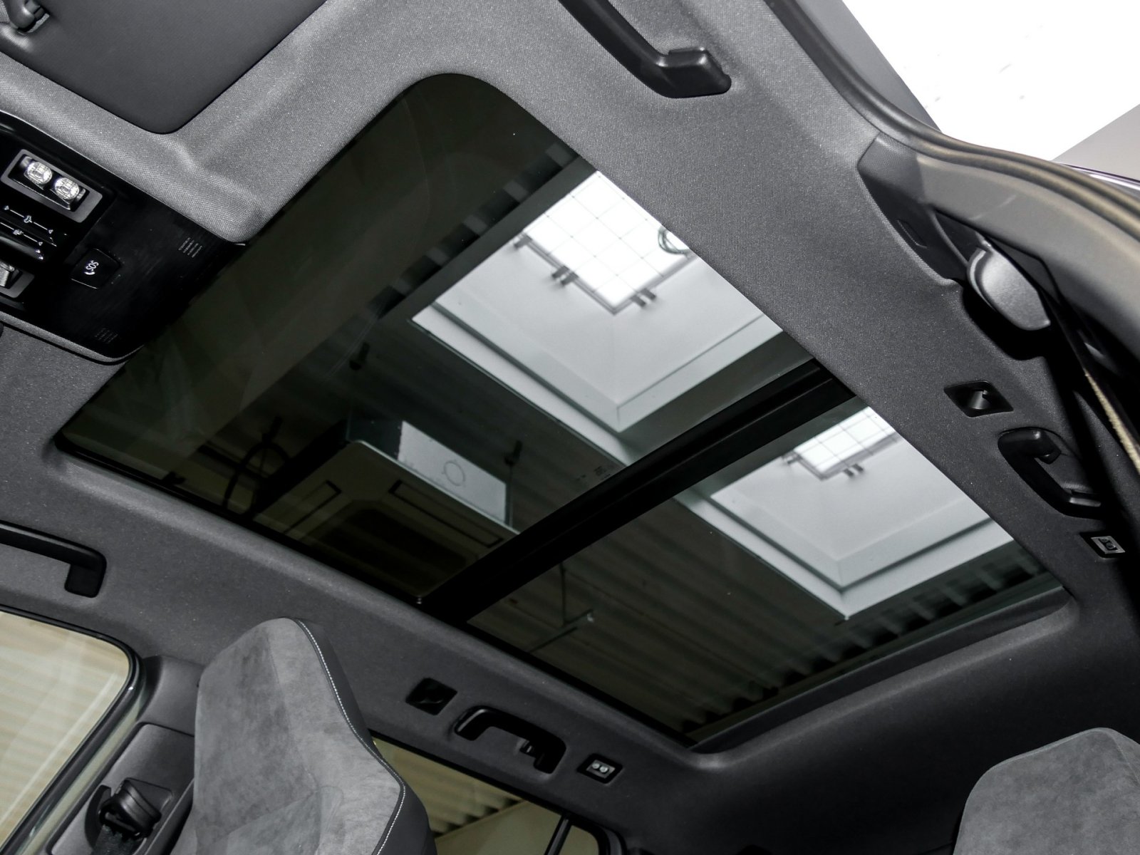 Volkswagen Golf Variant 1.5 R-LINE DSG BLACKSTYLE PANO AHK