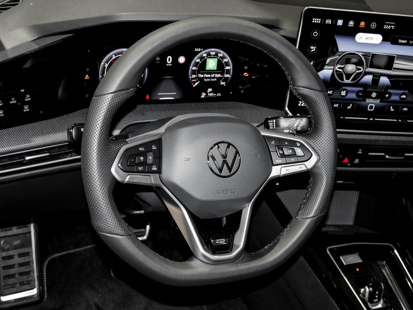 Volkswagen Golf Variant 1.5 R-LINE DSG BLACKSTYLE PANO AHK