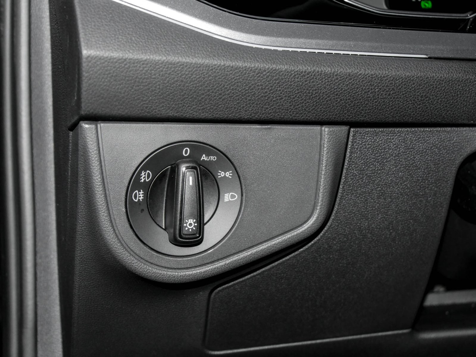 Volkswagen Polo 1.0 R-LINE DSG NAVI KEYLESS MATRIXLED CAM