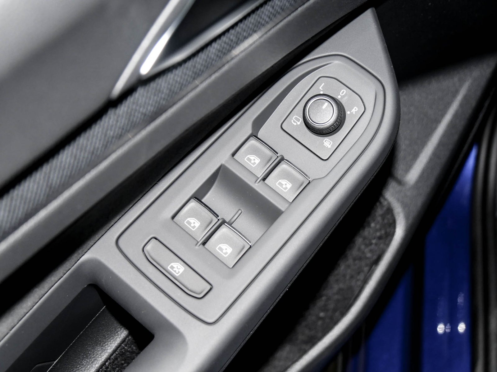 Volkswagen Golf 1.5 R-LINE DSG BLACKSTYLE MATRIXLED CAM AHK