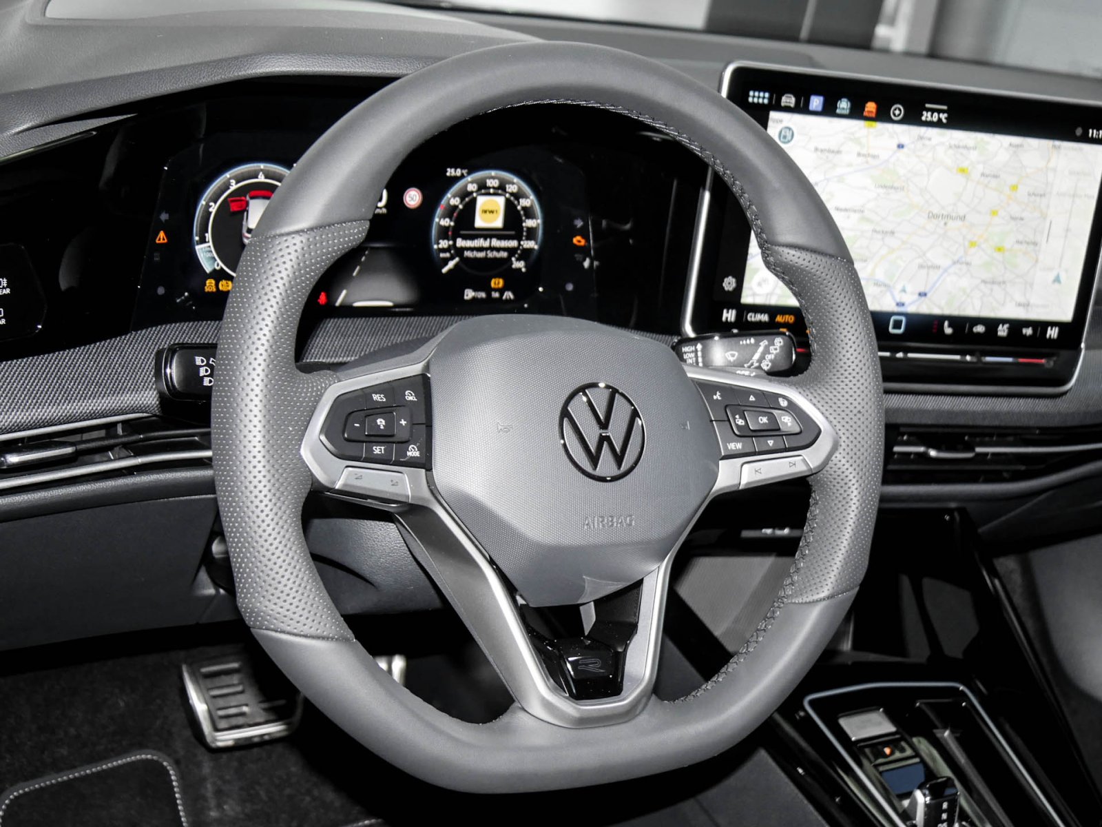 Volkswagen Golf 1.5 R-LINE DSG BLACKSTYLE MATRIXLED CAM AHK