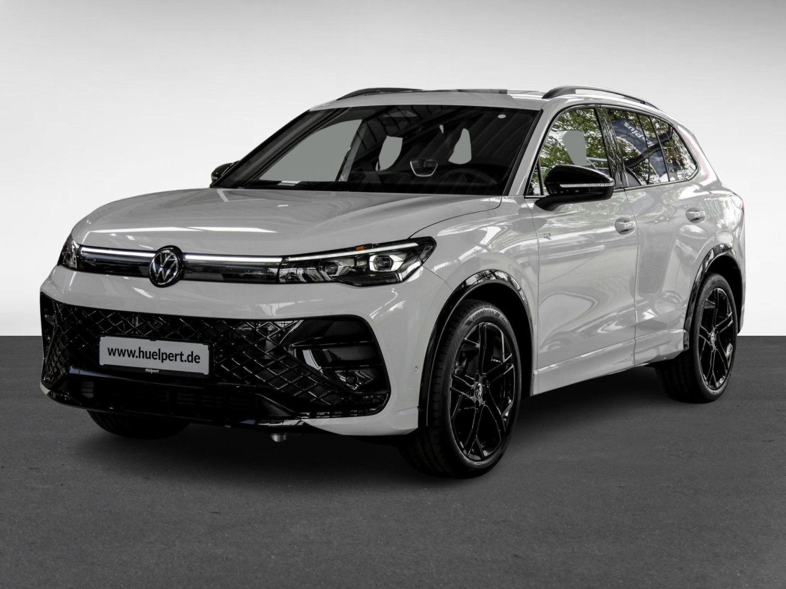 Volkswagen Tiguan 1.5 R-LINE DSG BLACKSTYLE PANO AHK LM20