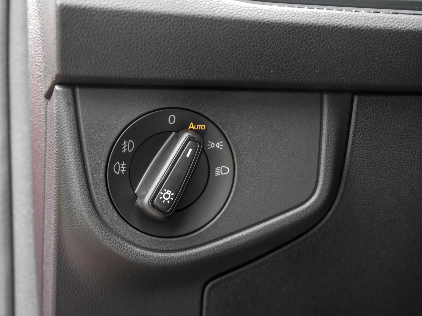 Volkswagen Polo 1.0 R-LINE DSG MATRIXLED NAVI CAM SITZHZG