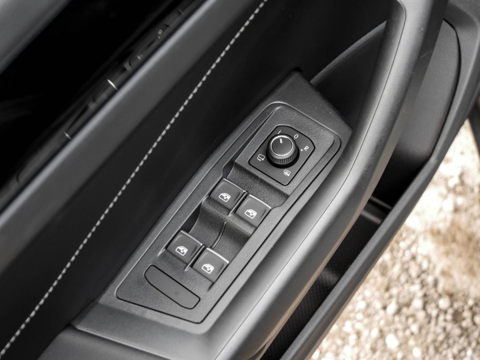 Volkswagen T-Roc Cabrio 1.5 R-LINE DSG BLACKSTYLE LEDER CAM