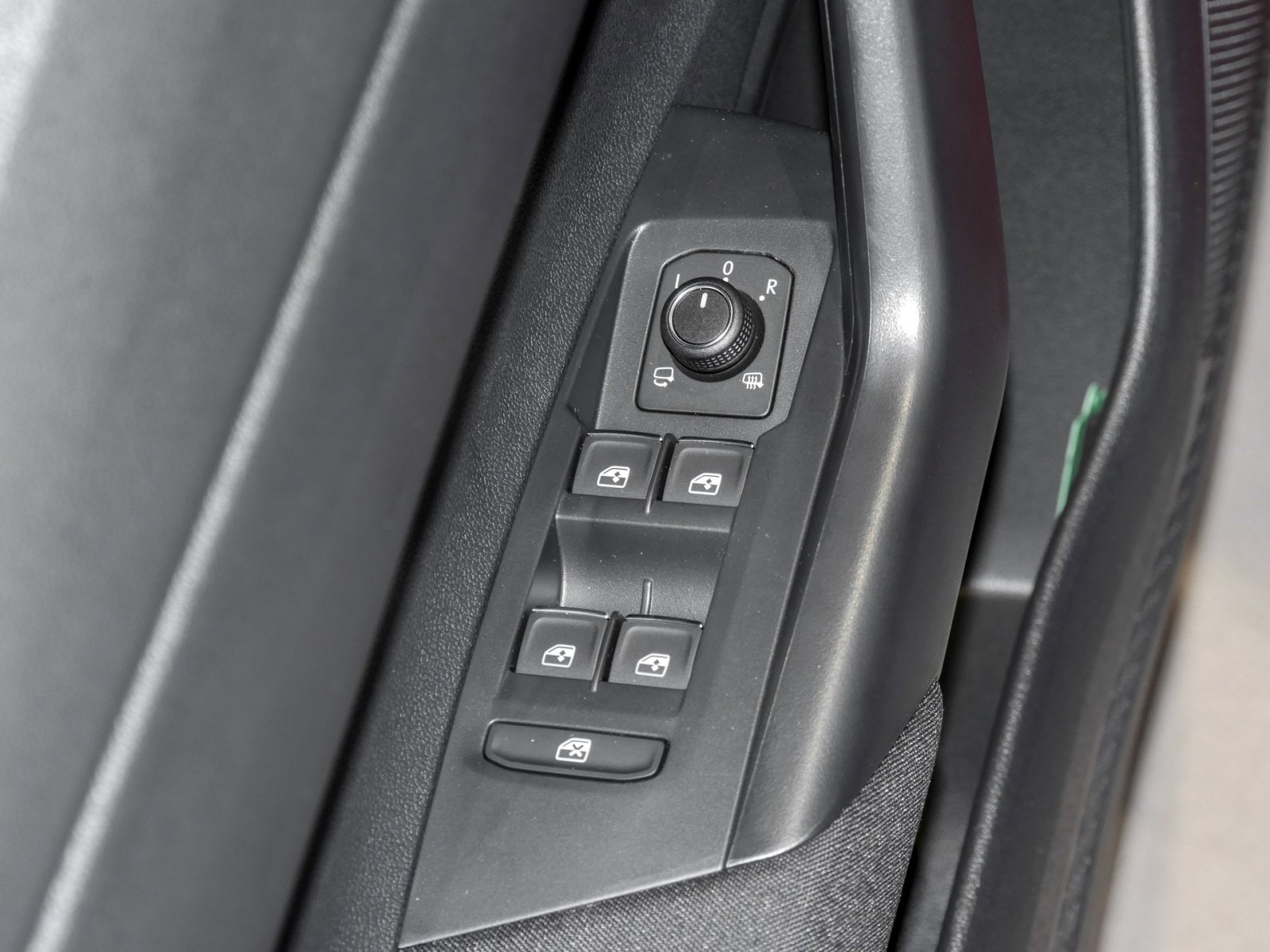 Volkswagen Taigo 1.5 R-LINE DSG NAVI AHK CAM MATRIXLED LM17