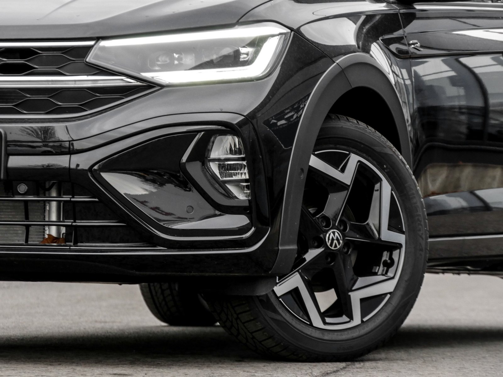 Volkswagen Taigo 1.0 R-LINE DSG ALLWETTERREIFEN CAM AHK