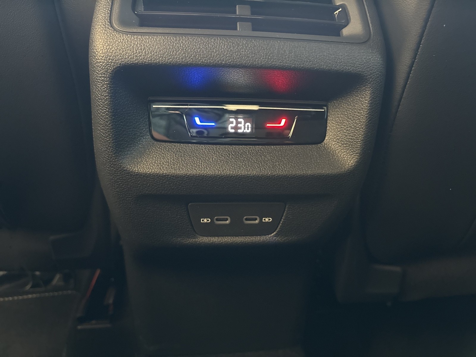 Volkswagen Tiguan 1.5 R-LINE DSG BLACKSTYLE MATRIXLED AHK