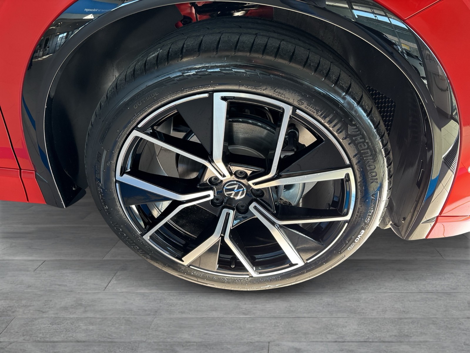 Volkswagen Tiguan 1.5 R-LINE DSG BLACKSTYLE MATRIXLED AHK