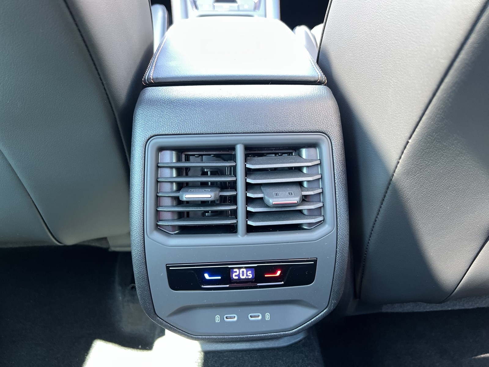 Cupra Leon ST 1.5 eTSI PANO SENNHEISER AHK CAM LM18