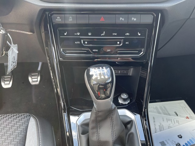 Volkswagen T-Roc Cabrio 1.5 R-LINE KAMERA NAVI SITZHEIZ MATRIX