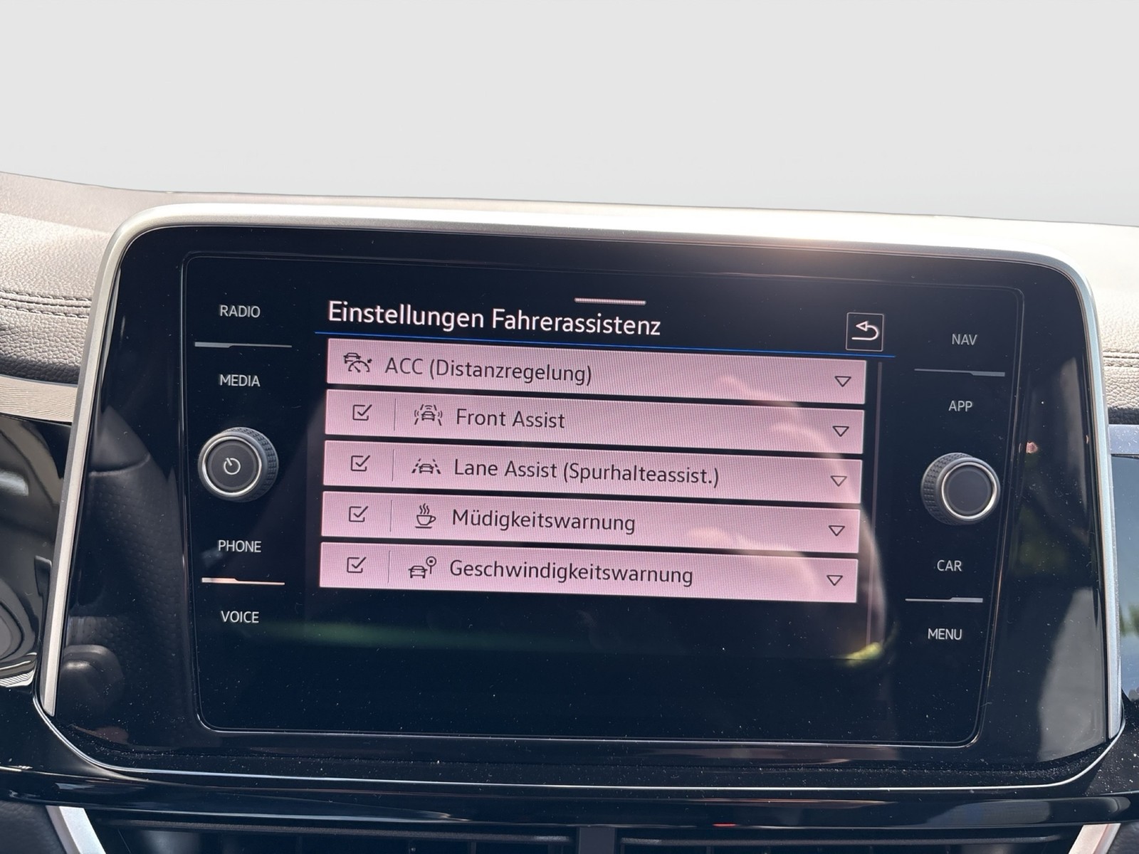 Volkswagen T-Roc 2.0 R 4X4 CAM ACC LM18 MATRIX EKLAPPE NAVI