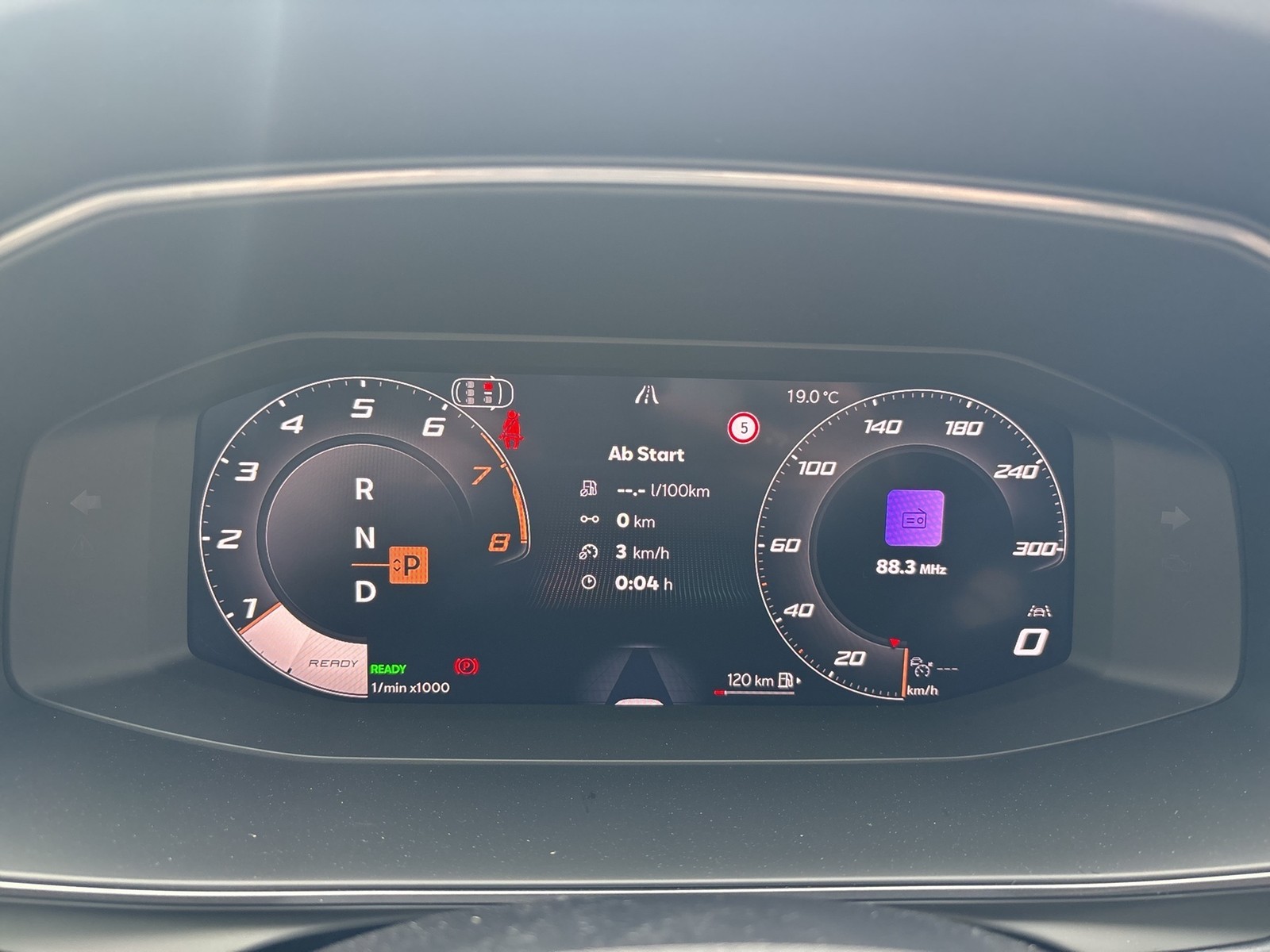Cupra Leon ST 1.5 eTSI PANO SENNHEISER AHK CAM LM18