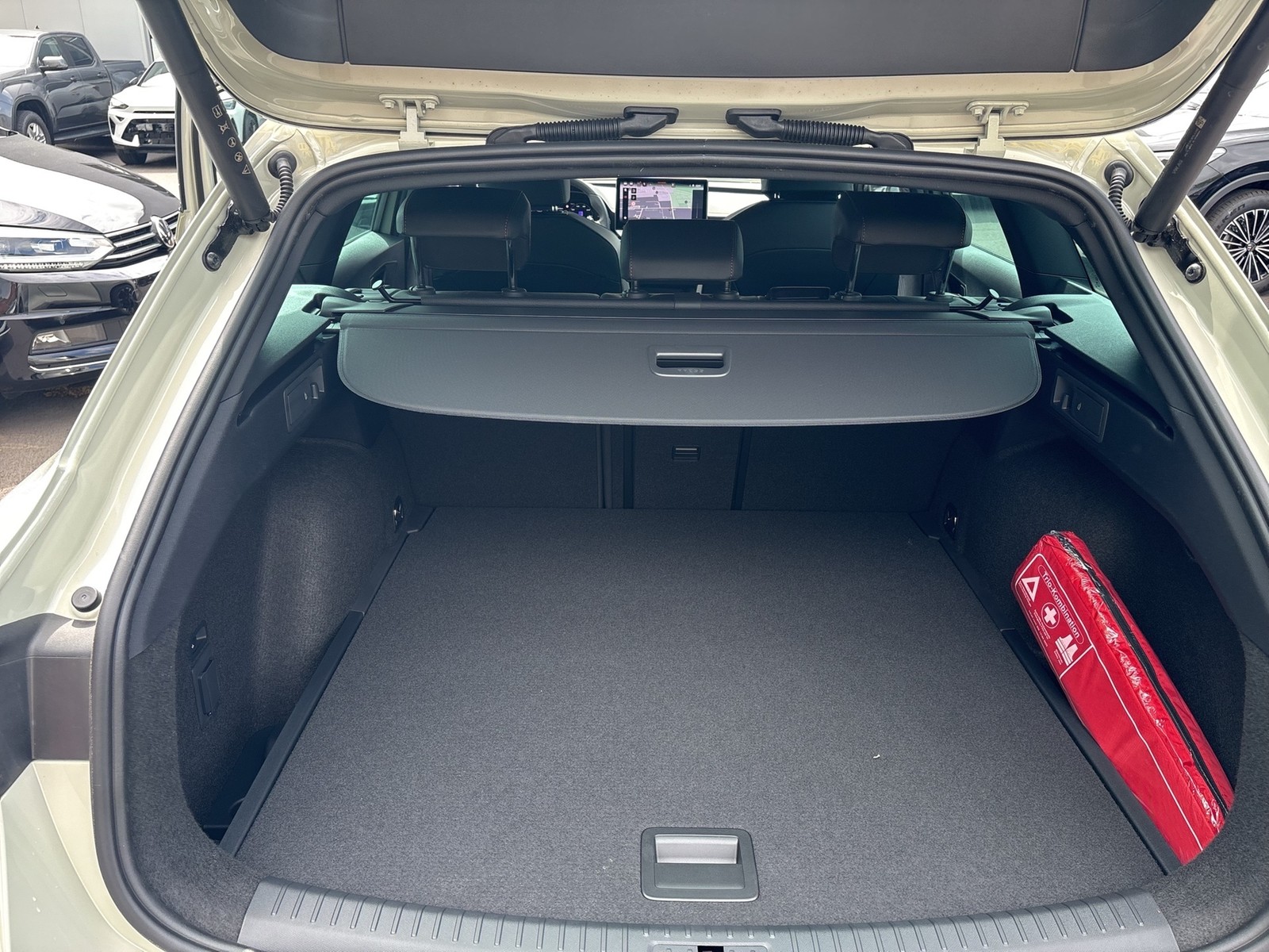 Cupra Leon ST 1.5 eTSI PANO SENNHEISER AHK CAM LM18