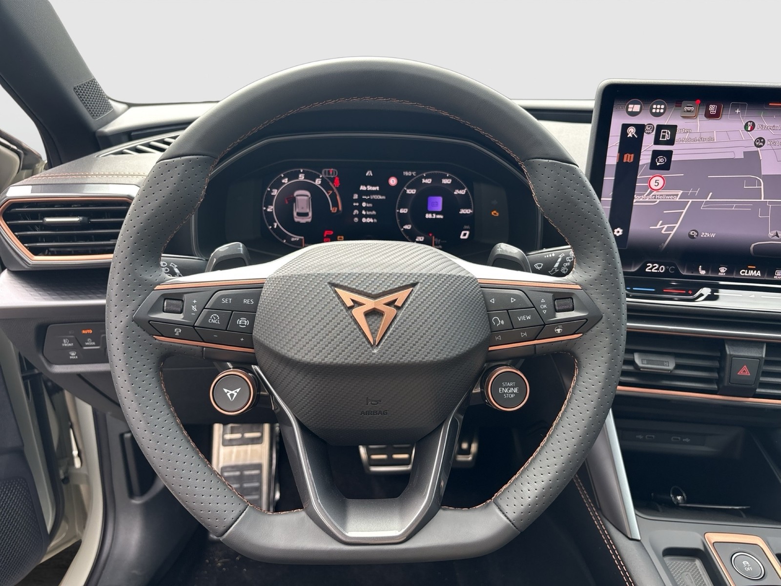 Cupra Leon ST 1.5 eTSI PANO SENNHEISER AHK CAM LM18