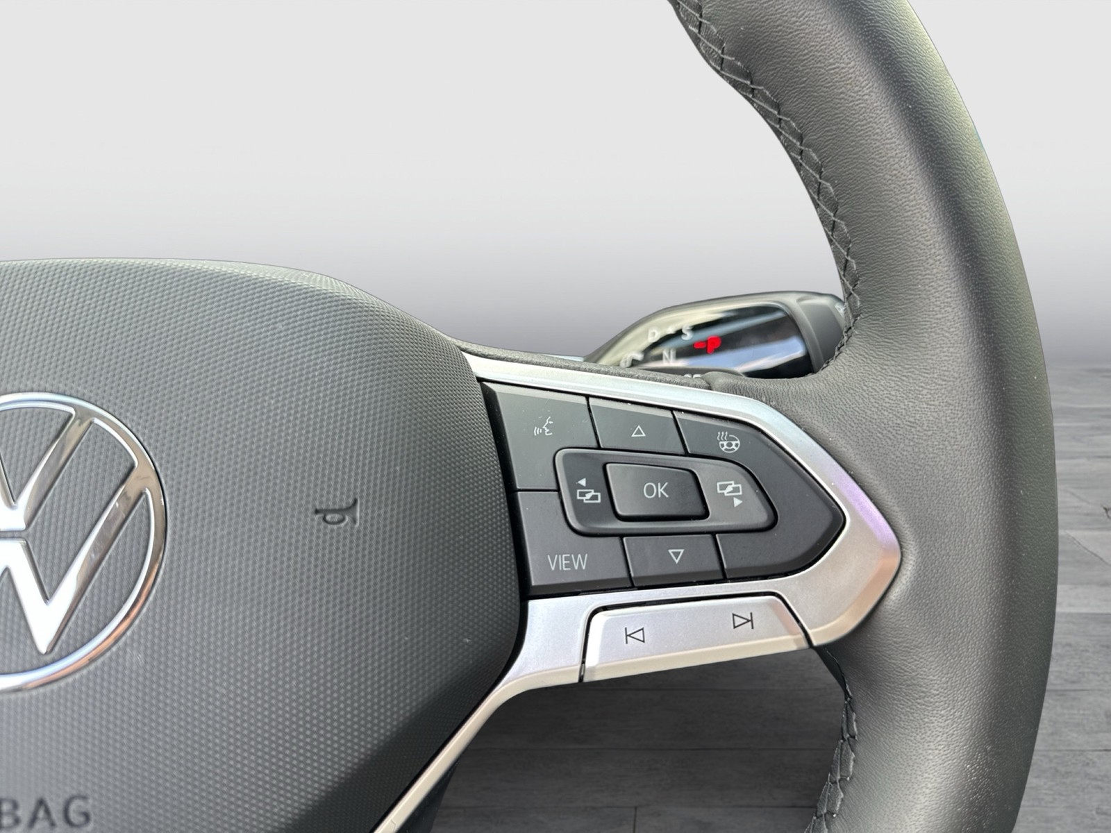 Volkswagen Tayron 1.5 HYBRID ELEGANCE AHK 360°CAM ACC LM18