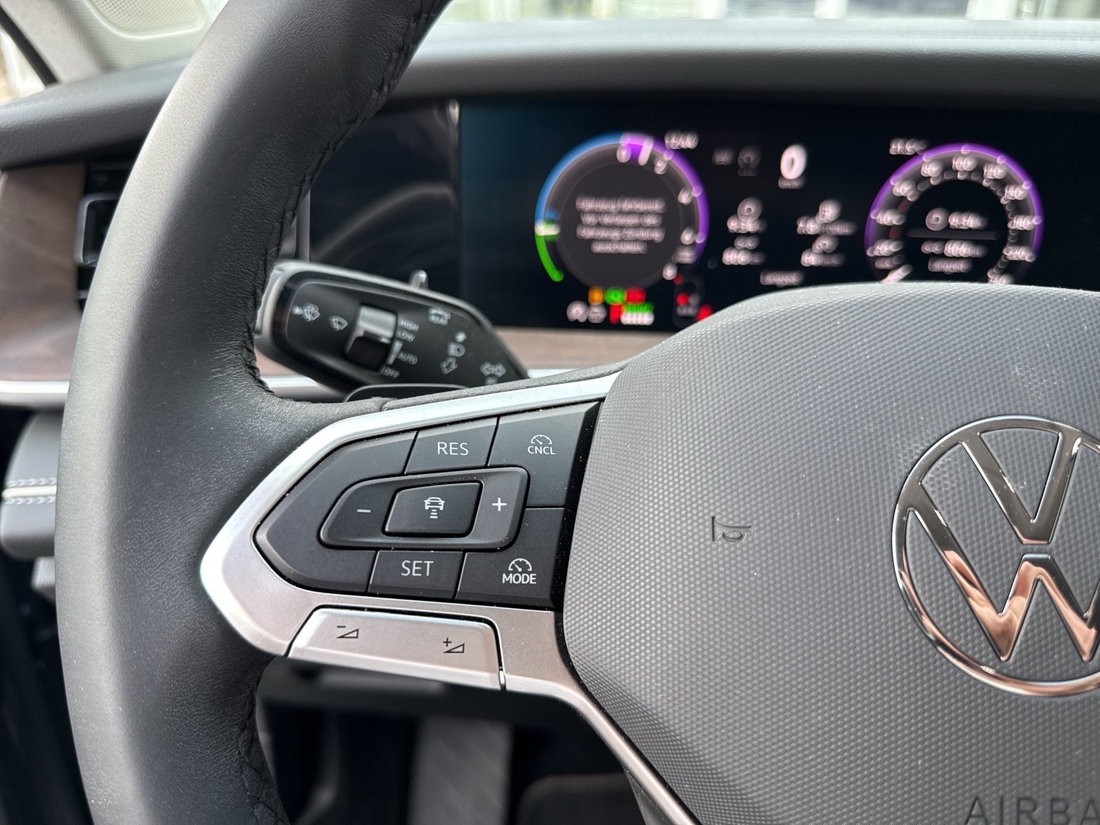 Volkswagen Tayron 1.5 HYBRID ELEGANCE 360°CAM ACC LM18 NAVI
