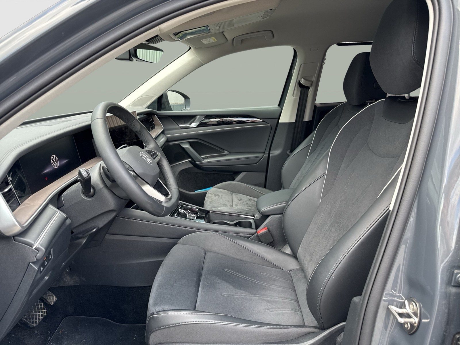 Volkswagen Tayron 1.5 HYBRID ELEGANCE 360°CAM ACC LM18 NAVI