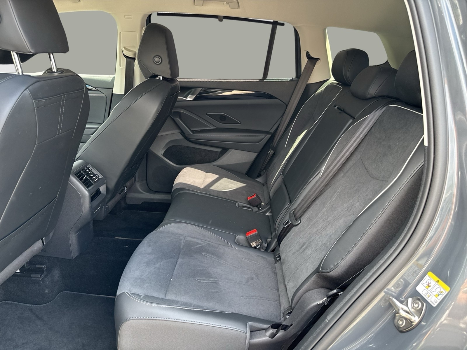Volkswagen Tayron 1.5 HYBRID ELEGANCE 360°CAM ACC LM18 NAVI