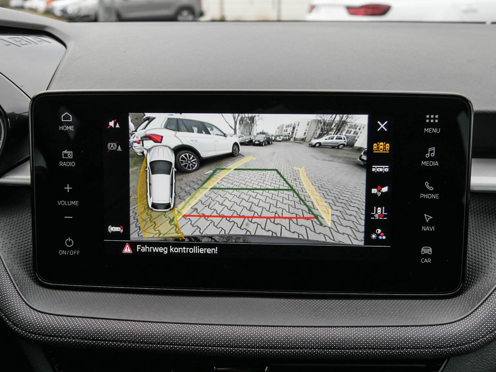 Skoda Fabia 1.0 SELECTION CAM ACC ALU NAVI SITZHEIZUNG