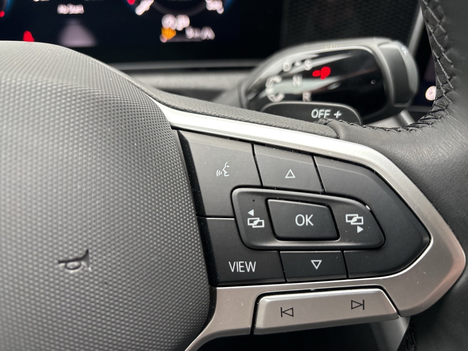 Volkswagen Tiguan 1.5 eTSI AHK CAM NAVI CARPLAY SITZHEIZUNG