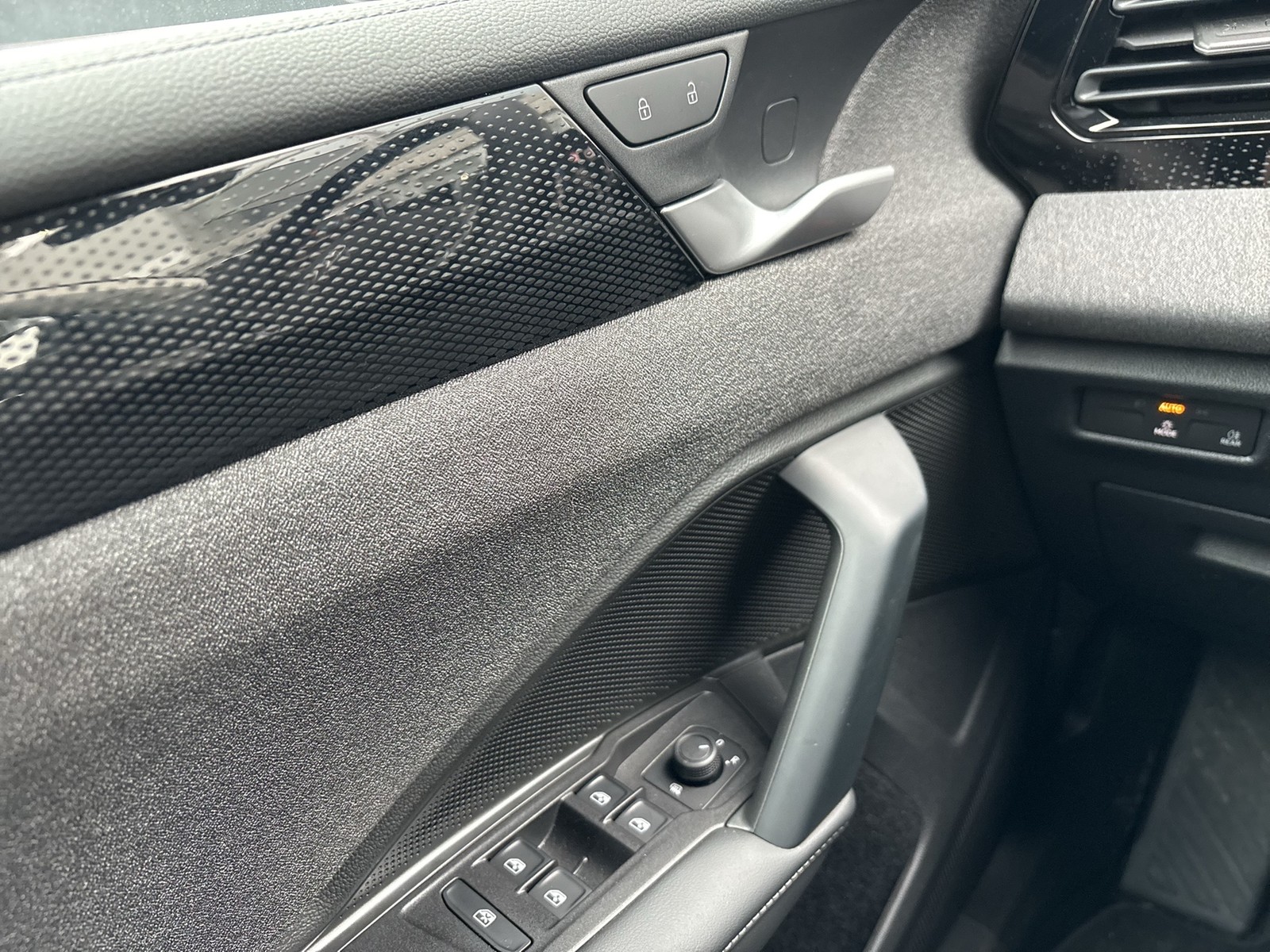 Volkswagen Tiguan 1.5 eTSI AHK CAM NAVI CARPLAY SITZHEIZUNG