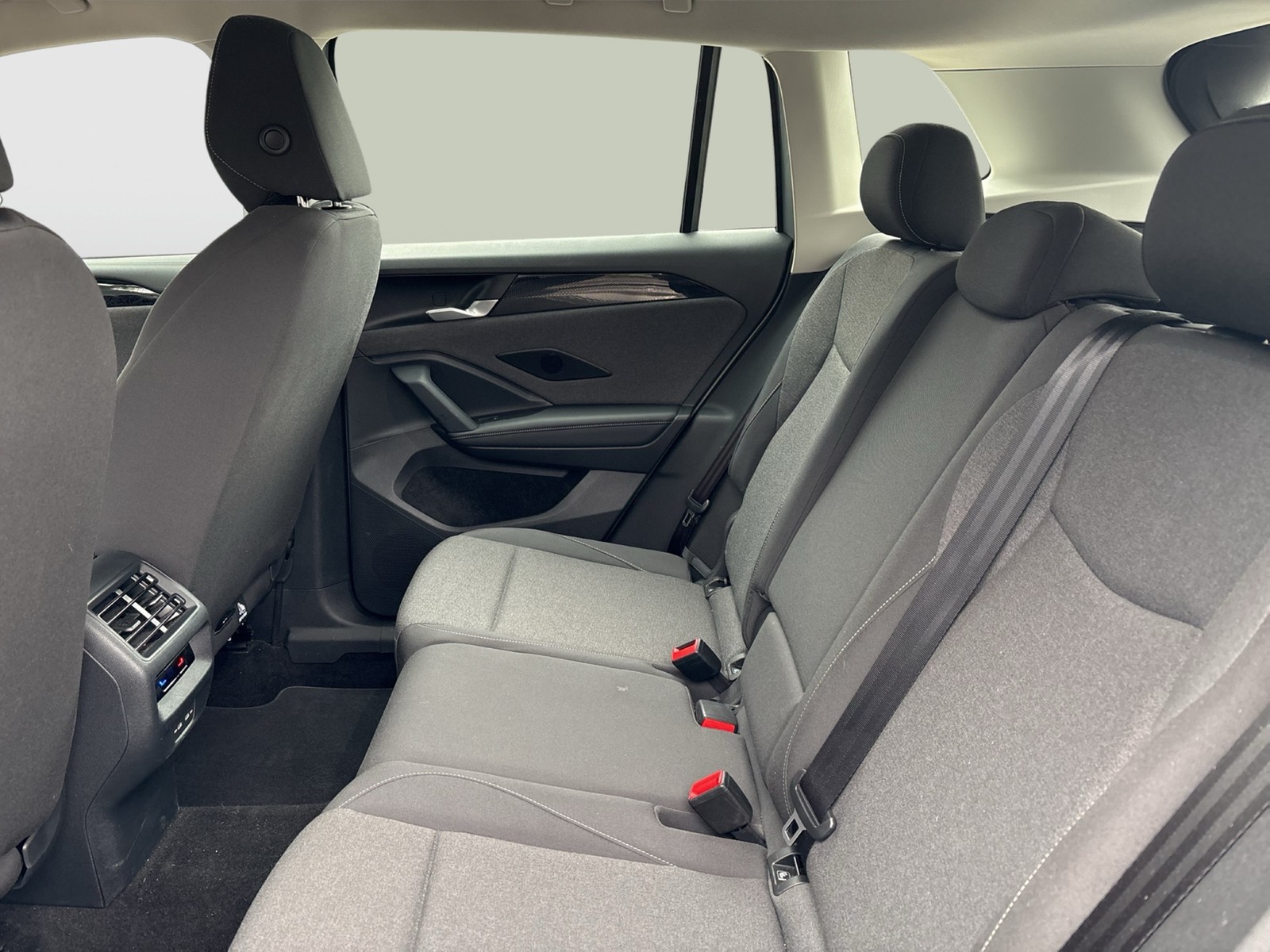 Volkswagen Tiguan 1.5 eTSI AHK CAM NAVI CARPLAY SITZHEIZUNG