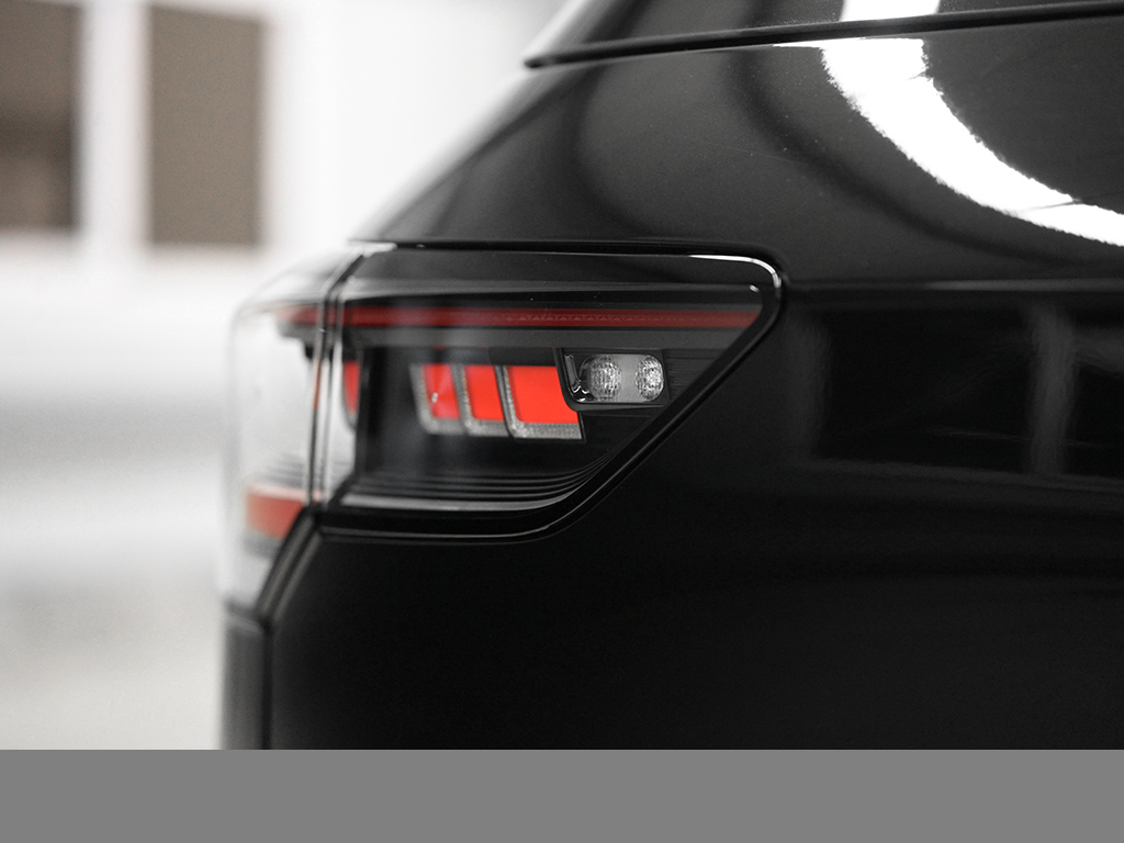 Volkswagen Golf VIII 1.5 eTSI R-LINE BLACK STYLE CAM LM18