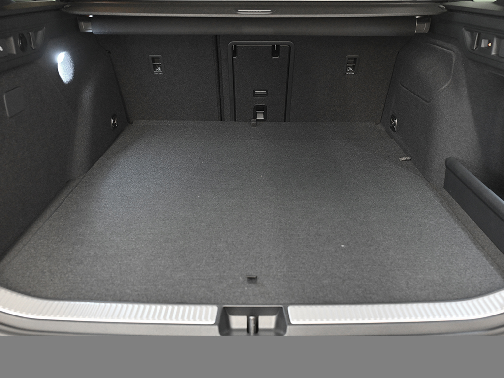 Skoda Superb Combi HYBRID SPORTLINE AHK HEADUP NAVI