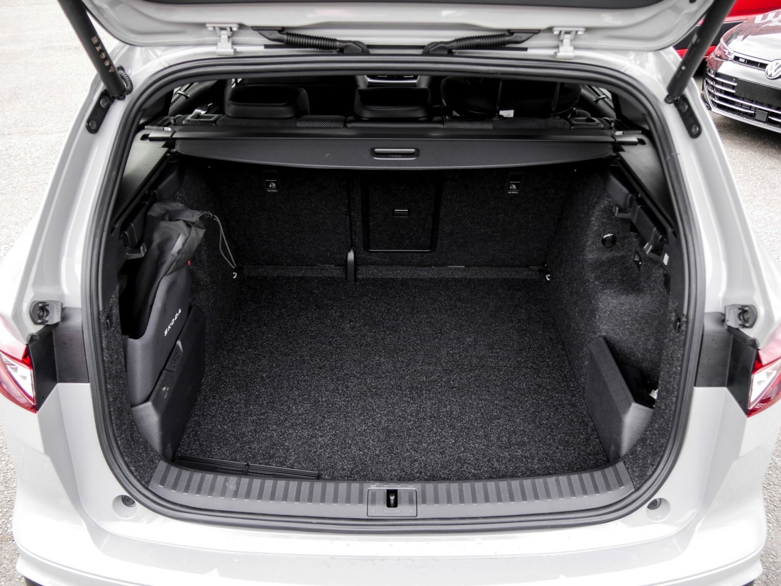 Skoda Enyaq 85 SPORTLINE AHK PANO HEADUP eSITZE 360CAM