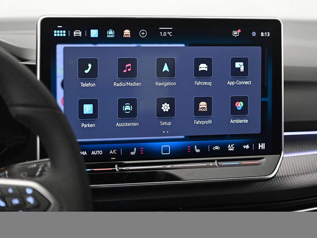 Volkswagen Golf VIII 1.5 eTSI R-LINE BLACK STYLE CAM LM18