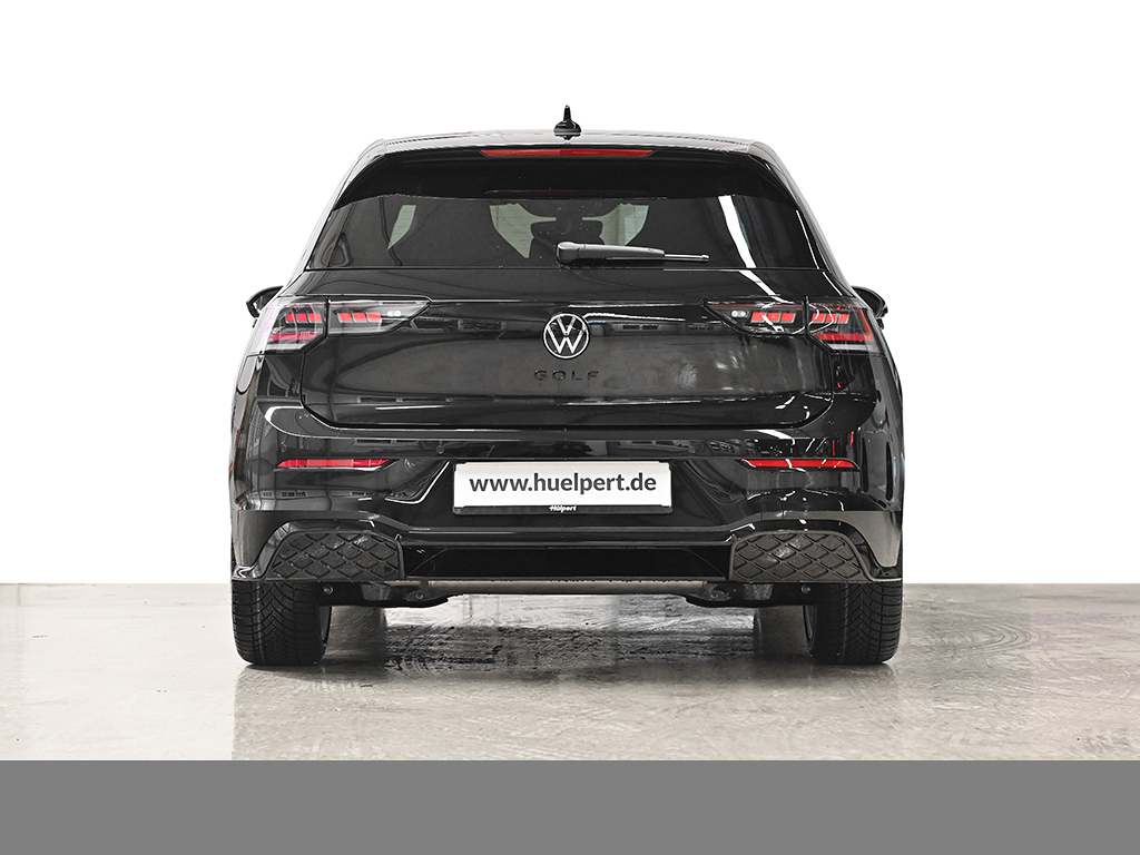 Volkswagen Golf VIII 1.5 eTSI R-LINE BLACK STYLE CAM LM18