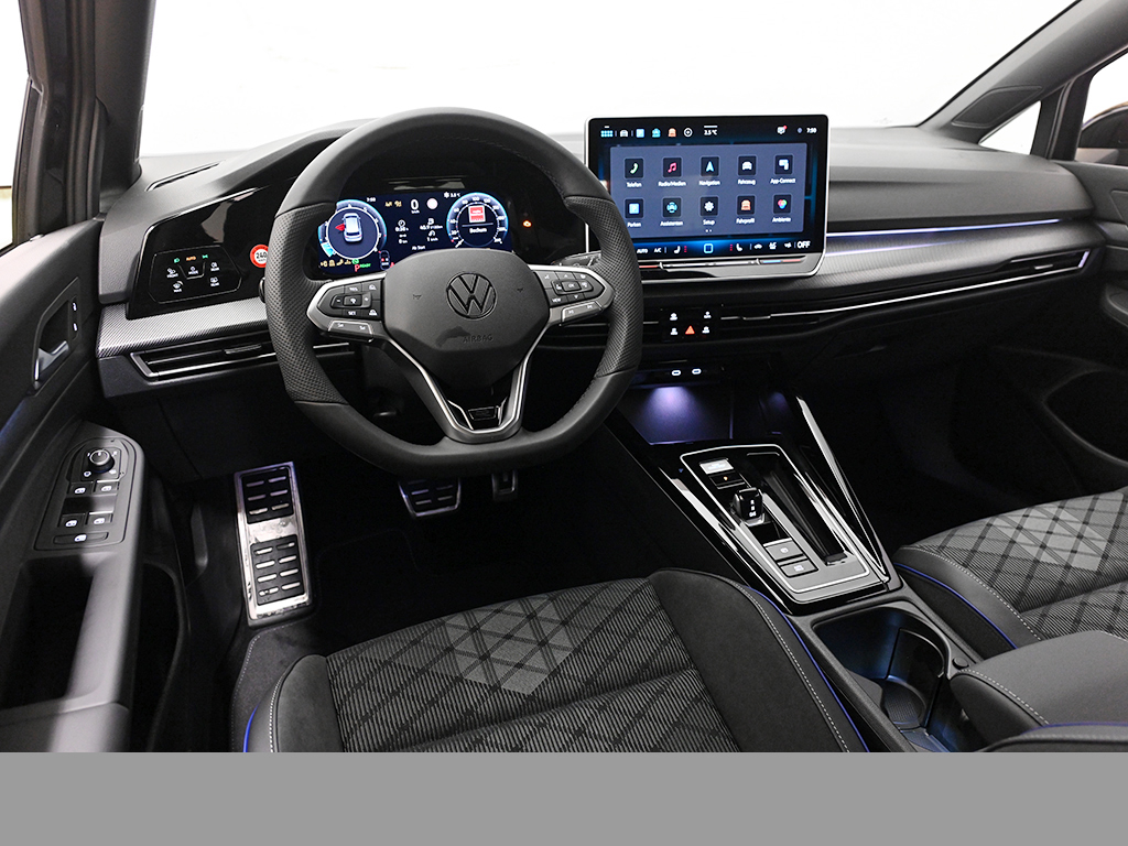 Volkswagen Golf VIII 1.5 eTSI R-LINE BLACK STYLE CAM LM18