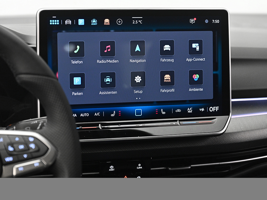 Volkswagen Golf VIII 1.5 eTSI R-LINE BLACK STYLE CAM LM18