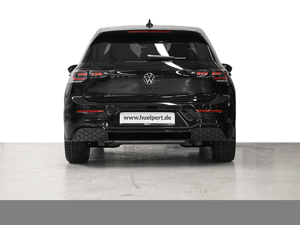 Volkswagen Golf VIII 1.5 eTSI R-LINE BLACK STYLE CAM LM18