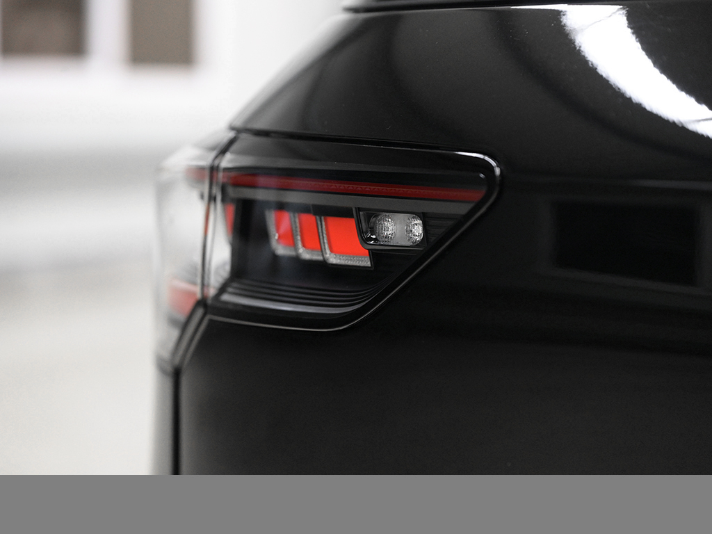 Volkswagen Golf VIII 1.5 eTSI R-LINE BLACK STYLE CAM LM18