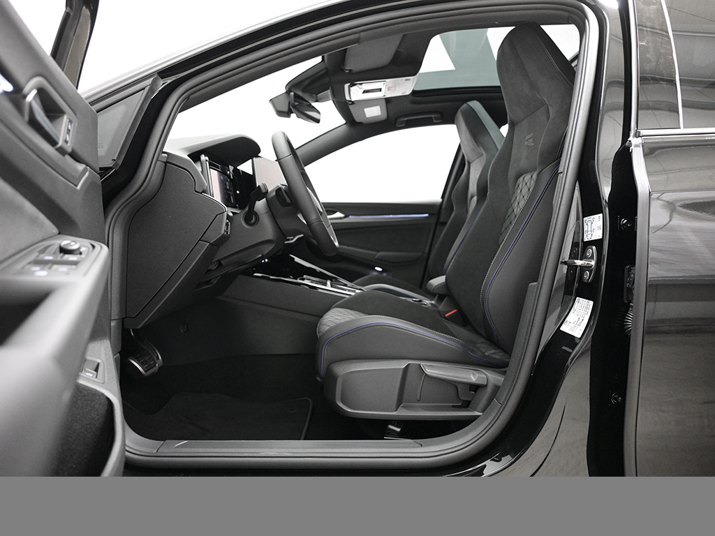 Volkswagen Golf Variant VIII 2.0 R-LINE BLACKSTYLE PANO CAM