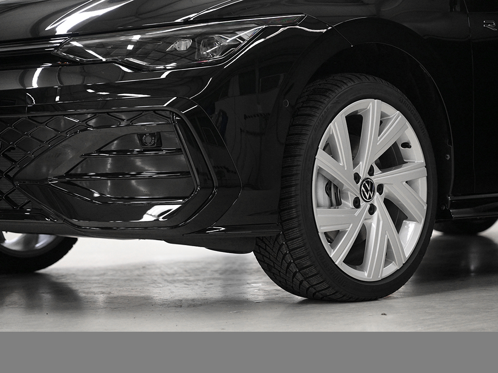 Volkswagen Golf Variant VIII 2.0 R-LINE BLACKSTYLE PANO CAM