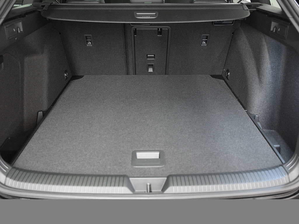 Volkswagen Golf Variant VIII 2.0 R-LINE BLACKSTYLE PANO CAM