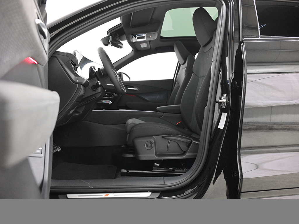 Audi Q3 Sportback e-hybrid S tronic S Line AHK+PANO+Sonnenschutzverglasung+LED