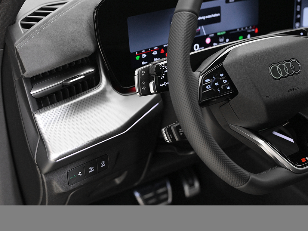 Audi Q3 Sportback e-hybrid S tronic S Line AHK+PANO+Sonnenschutzverglasung+LED