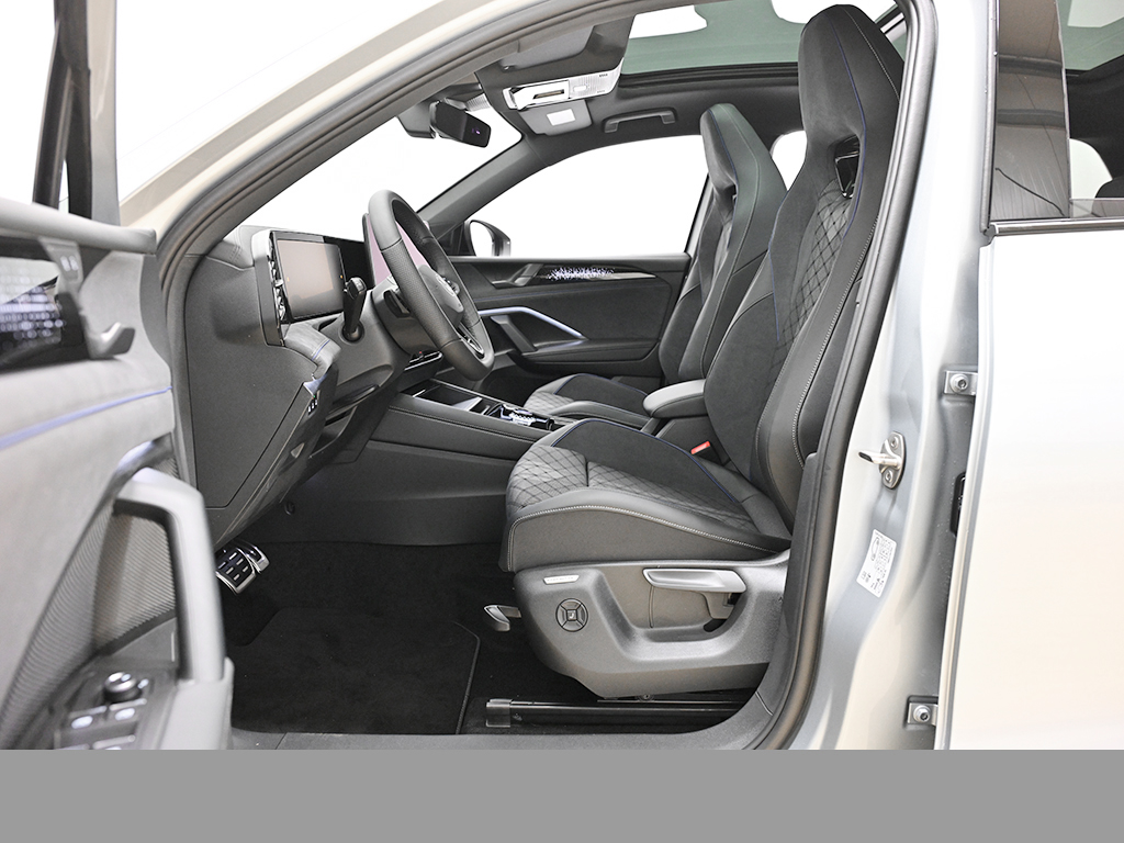 Volkswagen Tiguan 2.0 R-LINE DSG PANO AHK BLACKSTYLE