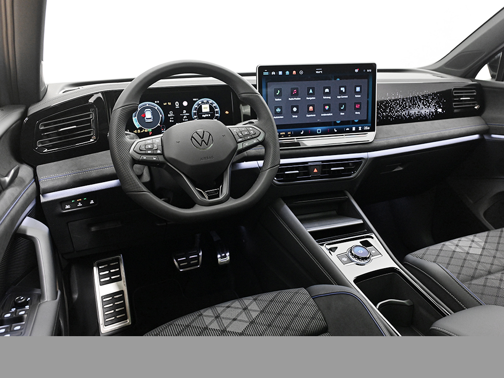 Volkswagen Tiguan 2.0 R-LINE DSG PANO AHK BLACKSTYLE