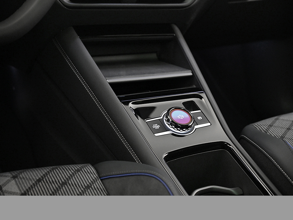 Volkswagen Tiguan 2.0 R-LINE DSG PANO AHK BLACKSTYLE