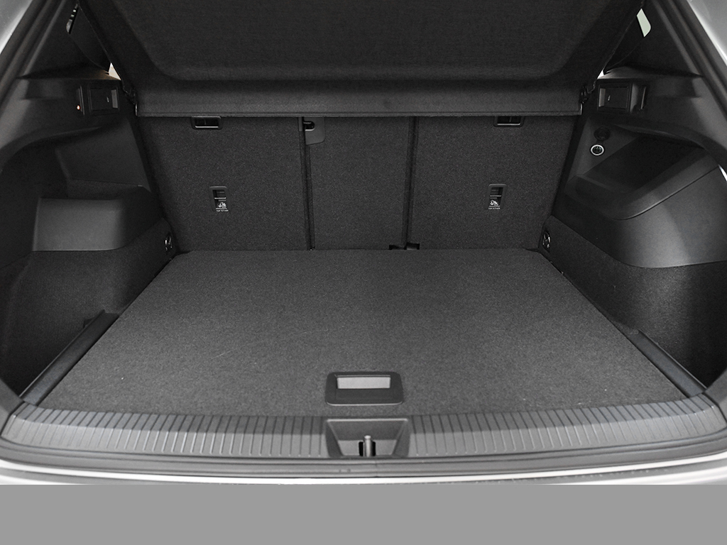 Volkswagen Tiguan 2.0 R-LINE DSG PANO AHK BLACKSTYLE