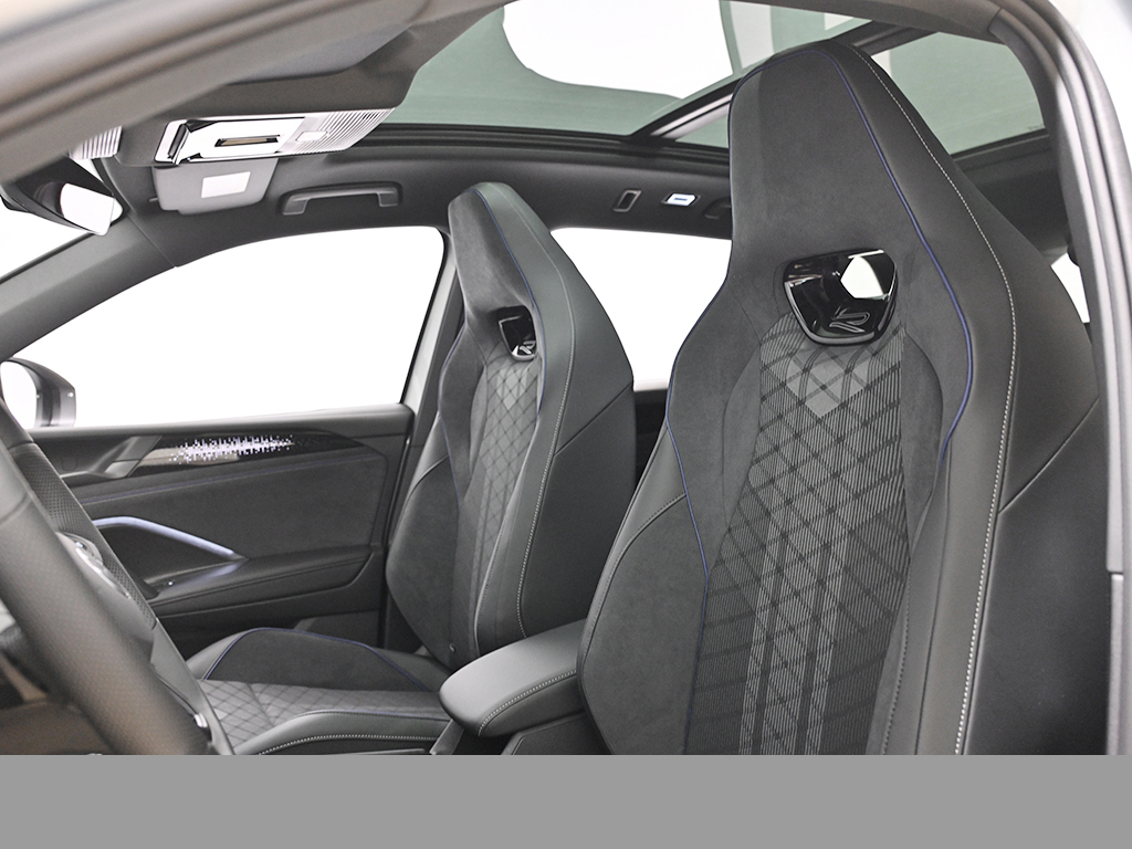 Volkswagen Tiguan 2.0 R-LINE DSG PANO AHK BLACKSTYLE