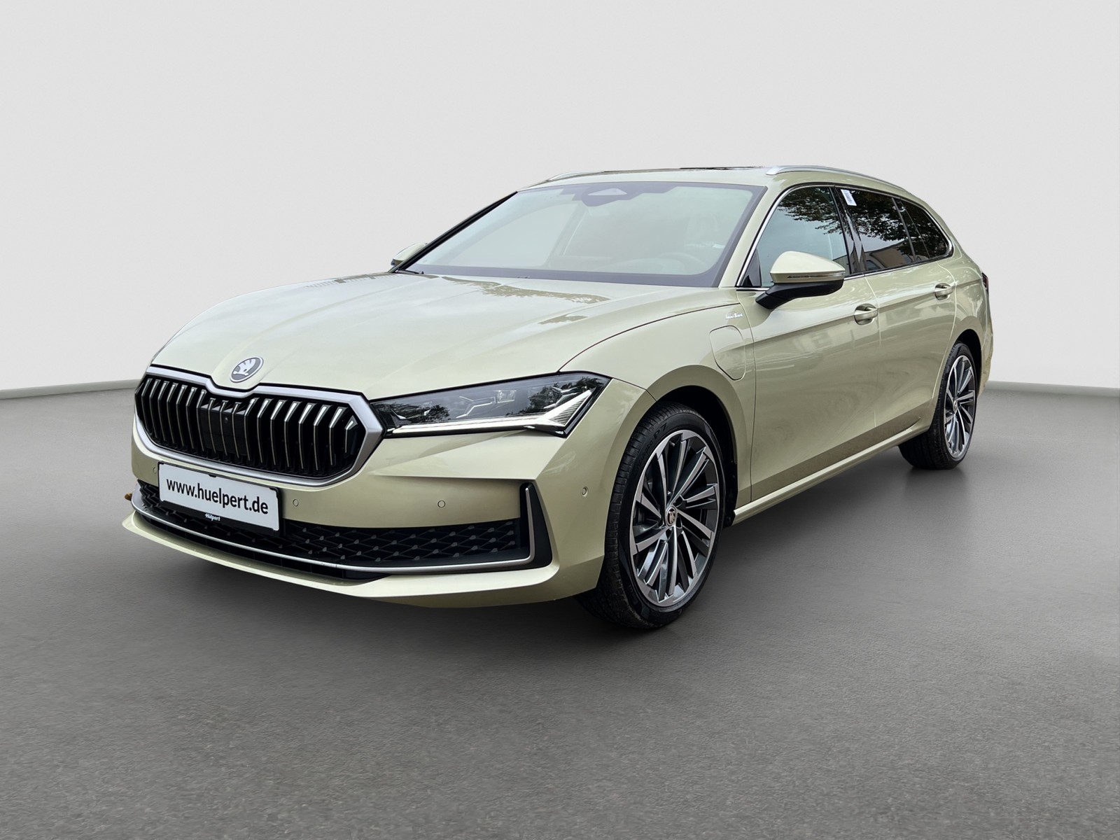 Skoda Superb Combi 1.5 iV L&K LEDER PANO AHK 360CAM 19Z