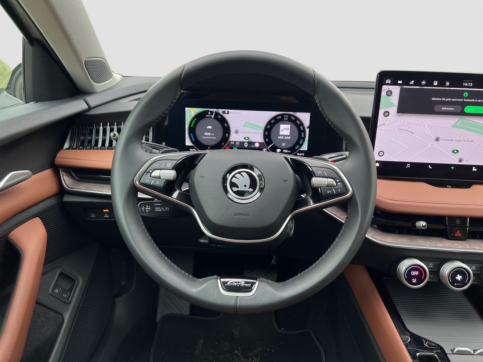 Skoda Superb Combi 1.5 iV L&K LEDER PANO AHK 360CAM 19Z