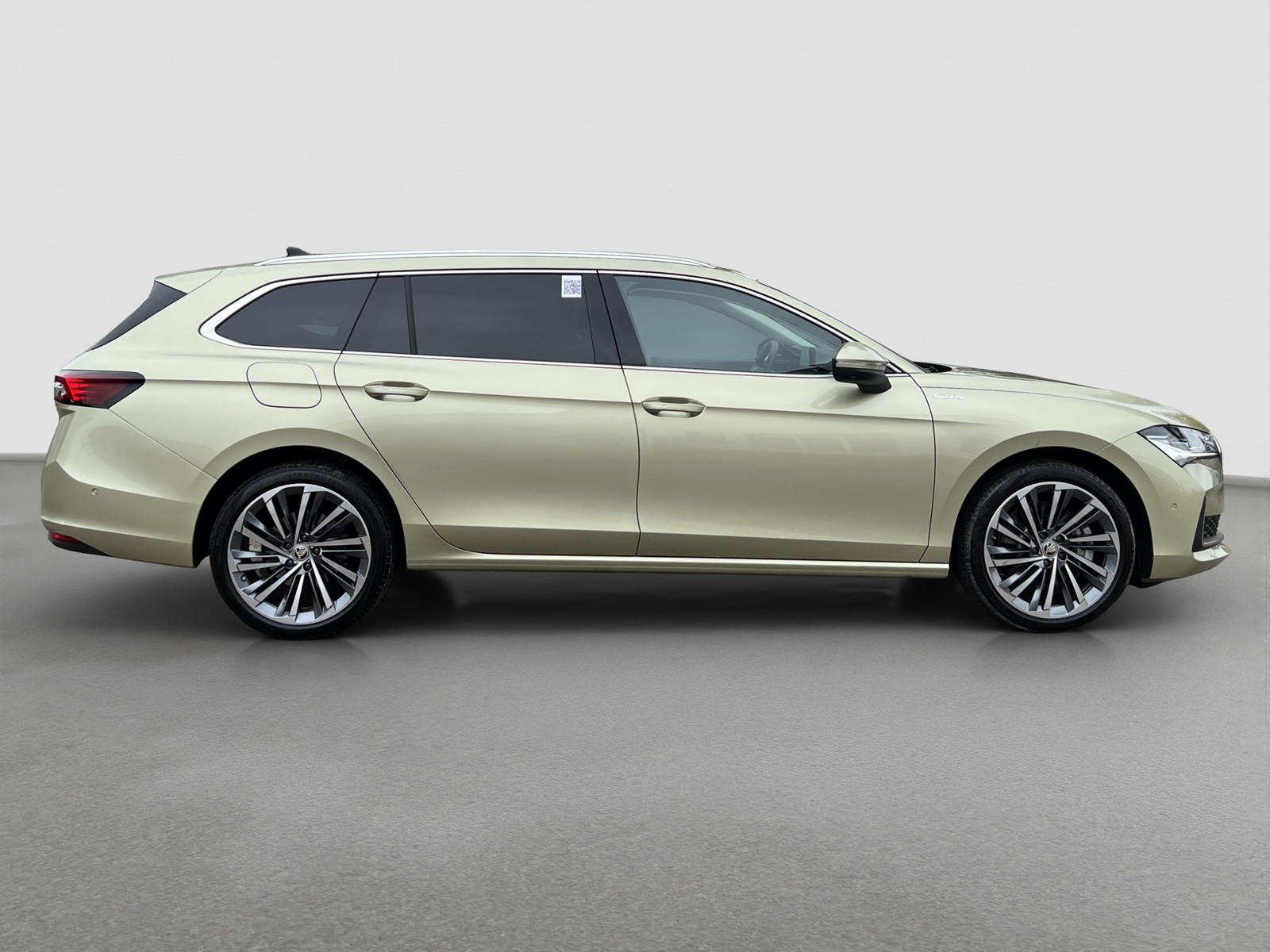 Skoda Superb Combi 1.5 iV L&K LEDER PANO AHK 360CAM 19Z