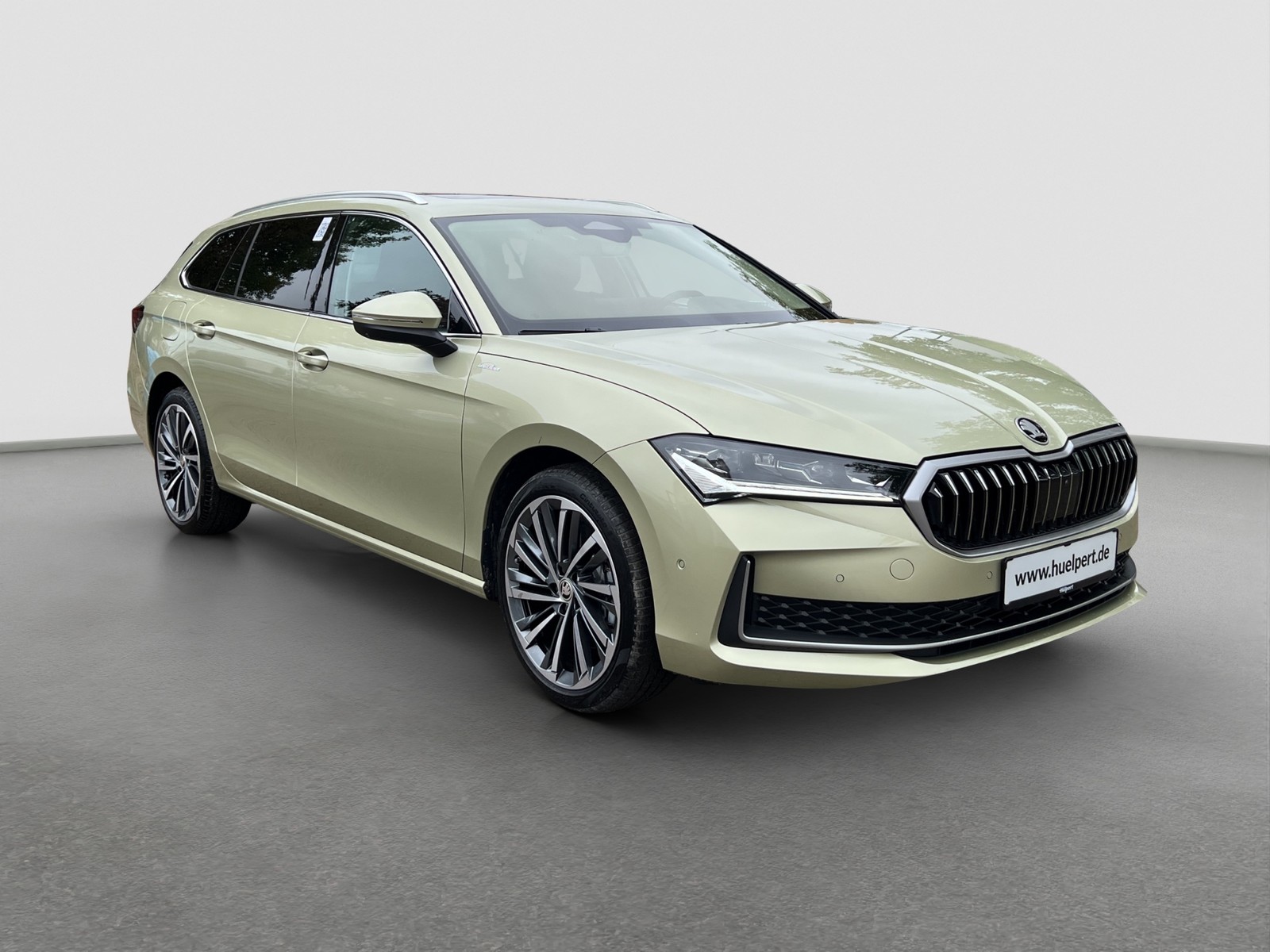 Skoda Superb Combi 1.5 iV L&K LEDER PANO AHK 360CAM 19Z