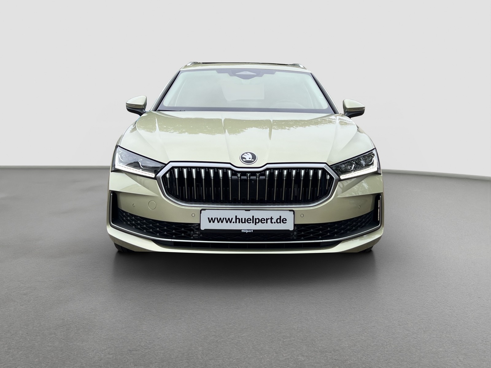 Skoda Superb Combi 1.5 iV L&K LEDER PANO AHK 360CAM 19Z
